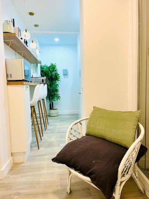 New Luxurious Studio With Patio/Center Lägenhet Málaga Exteriör bild